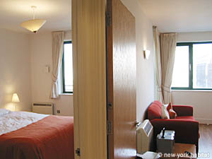 London 1 Bedroom accommodation - bedroom (LN-705) photo 4 of 4