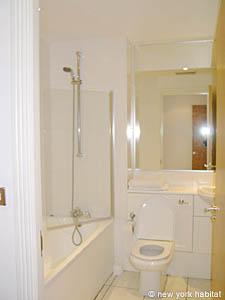 London 1 Bedroom accommodation - bathroom (LN-705) photo 1 of 2
