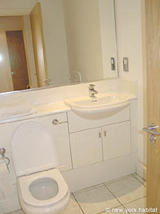 London 1 Bedroom accommodation - bathroom (LN-705) photo 2 of 2