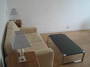 Londres Studio T1 logement location appartement - s&eacute;jour (LN-707) photo 2 sur 4