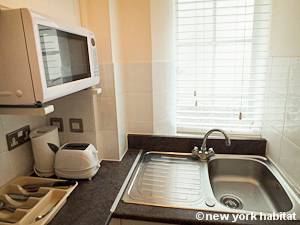 London 1 Bedroom accommodation - kitchen (LN-710) photo 2 of 2