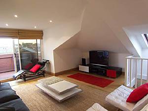 London 3 Bedroom accommodation - living room (LN-734) photo 2 of 6