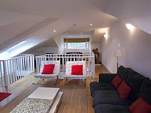 London 3 Bedroom accommodation - living room (LN-734) photo 6 of 6