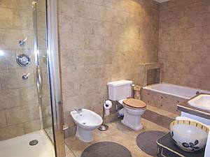 London 3 Bedroom accommodation - bathroom 2 (LN-734) photo 1 of 1