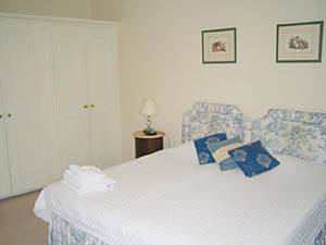 London 1 Bedroom accommodation - bedroom (LN-788) photo 3 of 4