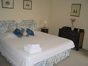 London 2 Bedroom accommodation - bedroom 1 (LN-789) photo 1 of 1