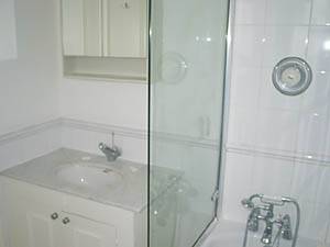 Londres 3 Dormitorios alojamiento - ba&ntilde;o 1 (LN-790) photo 3 de 3
