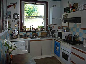 London 2 Bedroom - Duplex accommodation - kitchen (LN-817) photo 1 of 4