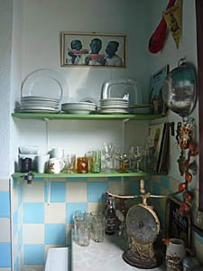London 2 Bedroom - Duplex accommodation - kitchen (LN-817) photo 3 of 4