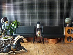London 2 Bedroom - Duplex accommodation - living room (LN-817) photo 1 of 4