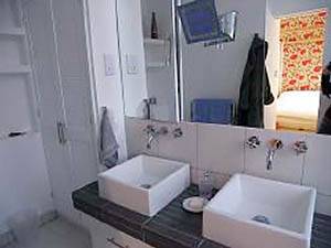 London 3 Bedroom accommodation - bathroom 1 (LN-820) photo 1 of 2