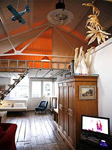 London 2 Bedroom - Loft accommodation - living room (LN-825) photo 4 of 5