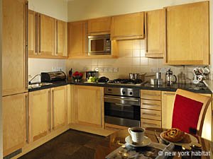London 1 Bedroom accommodation - kitchen (LN-835) photo 1 of 1