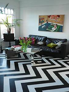 London 2 Bedroom - Duplex accommodation - living room (LN-936) photo 3 of 3