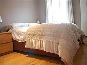 Londres T3 logement location appartement - chambre 1 (LN-973) photo 1 sur 4 Londres T3 logement location appartement - chambre 1 (LN-973) photo 1 sur 4