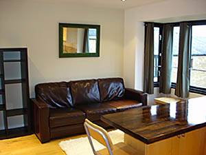 Londres T3 logement location appartement - séjour (LN-973) photo 4 sur 4 Londres T3 logement location appartement - séjour (LN-973) photo 4 sur 4
