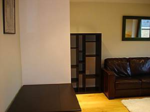 Londres T3 logement location appartement - séjour (LN-973) photo 2 sur 4 Londres T3 logement location appartement - séjour (LN-973) photo 2 sur 4