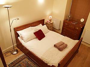 Londra 3 Camere da letto appartamento casa vacanze - camera 1 (LN-990) photo 1 di 5