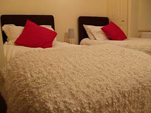 Londra 3 Camere da letto appartamento casa vacanze - camera 2 (LN-990) photo 2 di 4