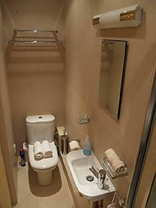 Londra 3 Camere da letto appartamento casa vacanze - bagno 2 (LN-990) photo 1 di 2