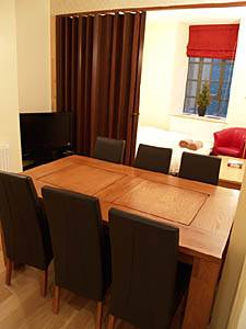 Londra 3 Camere da letto appartamento casa vacanze - soggiorno (LN-990) photo 1 di 3