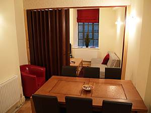 Londra 3 Camere da letto appartamento casa vacanze - soggiorno (LN-990) photo 3 di 3