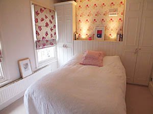 London 2 Bedroom accommodation - bedroom 1 (LN-1085) photo 1 of 3