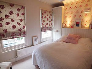 London 2 Bedroom accommodation - bedroom 1 (LN-1085) photo 2 of 3