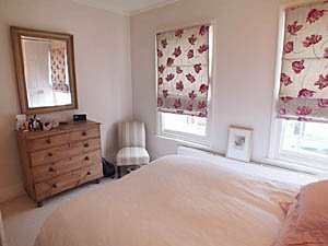London 2 Bedroom accommodation - bedroom 1 (LN-1085) photo 3 of 3