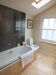 London 2 Bedroom accommodation - bathroom (LN-1085) photo 1 of 4