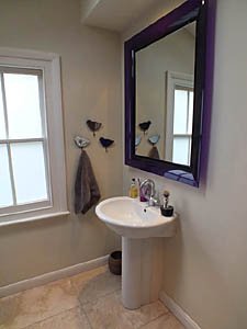 London 2 Bedroom accommodation - bathroom (LN-1085) photo 2 of 4