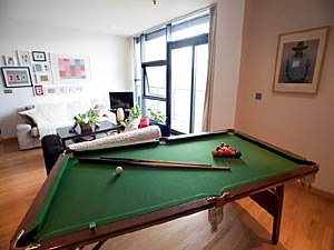 London 2 Bedroom accommodation - living room (LN-1130) photo 2 of 5