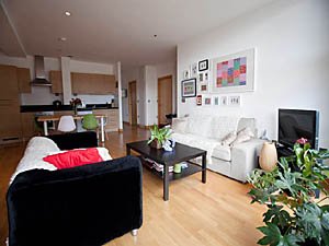 London 2 Bedroom accommodation - living room (LN-1130) photo 3 of 5