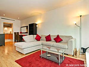 London 3 Bedroom accommodation - living room (LN-1143) photo 2 of 2