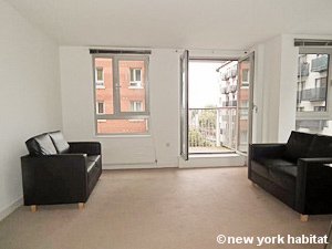 London 2 Bedroom apartment - living room (LN-1176) photo 2 of 2
