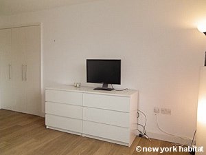 London 2 Bedroom apartment - bedroom 1 (LN-1178) photo 1 of 2