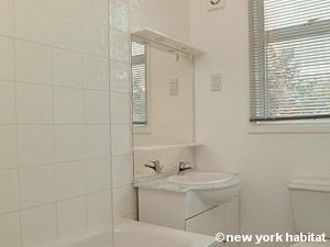 London Studio apartment - bathroom (LN-1183) photo 1 of 1