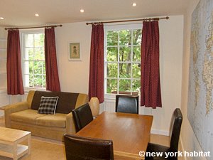 London 2 Bedroom - Duplex accommodation - living room (LN-1186) photo 3 of 7