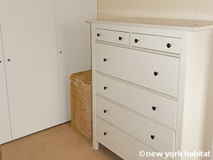London 2 Bedroom - Duplex accommodation - bedroom 1 (LN-1186) photo 6 of 6