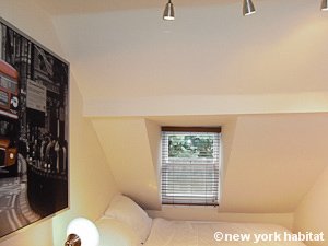 London 2 Bedroom - Duplex accommodation - bedroom 2 (LN-1186) photo 2 of 4