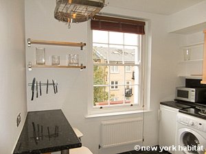 London 2 Bedroom - Duplex accommodation - kitchen (LN-1186) photo 4 of 5