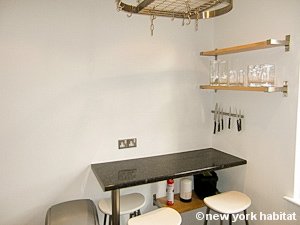 London 2 Bedroom - Duplex accommodation - kitchen (LN-1186) photo 5 of 5