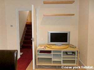 London 2 Bedroom - Duplex accommodation - living room (LN-1186) photo 7 of 7