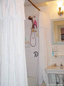 New York T4 - Duplex appartement colocation - salle de bain (NY-11) photo 2 sur 3