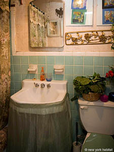 New York 3 Bedroom roommate share apartment - bathroom 1 (NY-85) photo 2 of 2