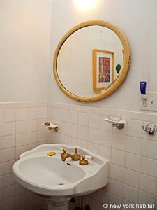 New York T2 - Loft appartement location vacances - salle d'eau (NY-207) photo 3 sur 3