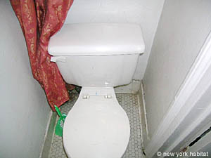 New York 3 Bedroom roommate share apartment - bathroom 2 (NY-311) photo 1 of 3