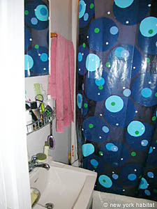 New York 2 Bedroom accommodation - bathroom 1 (NY-10024) photo 2 of 2