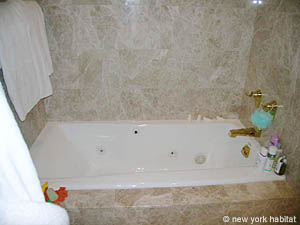 New York 4 Zimmer ferienwohnung - badezimmer 1 (NY-10417) photo 3 von 4