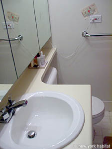 New York Alcove Studio accommodation bathroom photo 5
